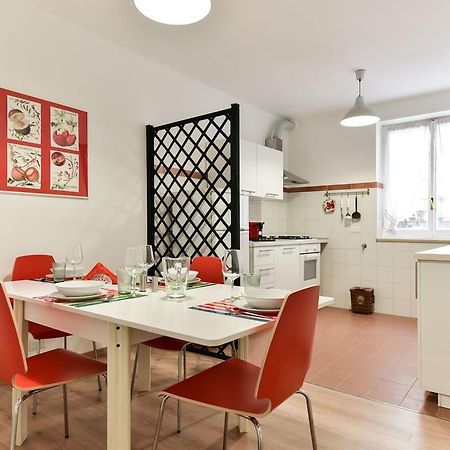 Red & White Vatican Apartment Rome Exterior photo