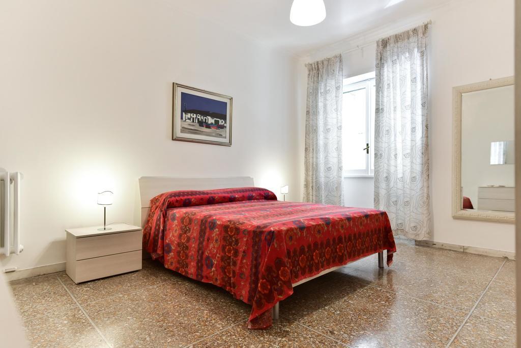 Red & White Vatican Apartment Rome Exterior photo