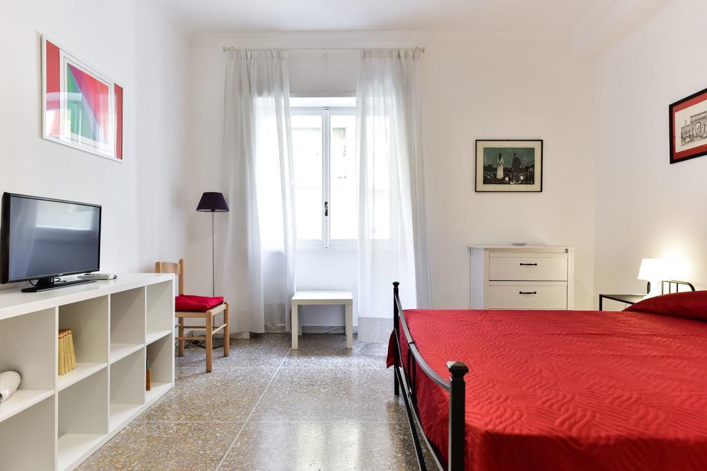 Red & White Vatican Apartment Rome Exterior photo
