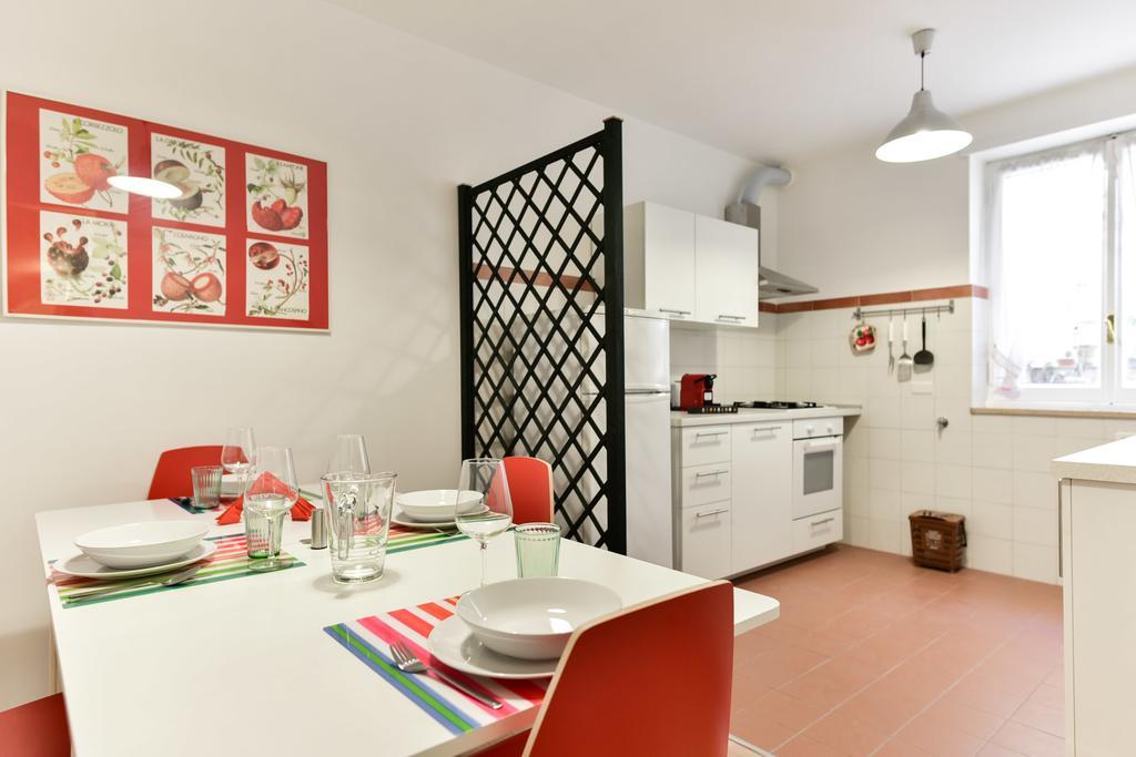 Red & White Vatican Apartment Rome Exterior photo