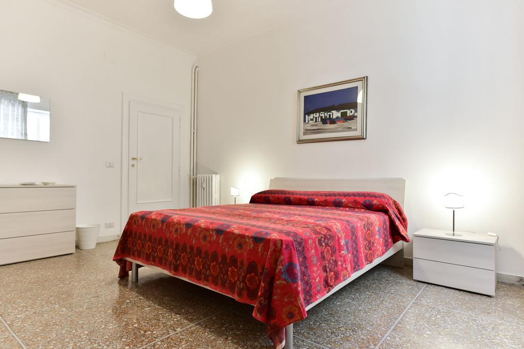 Red & White Vatican Apartment Rome Exterior photo