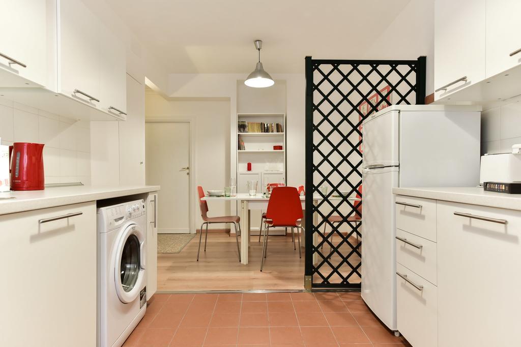 Red & White Vatican Apartment Rome Exterior photo